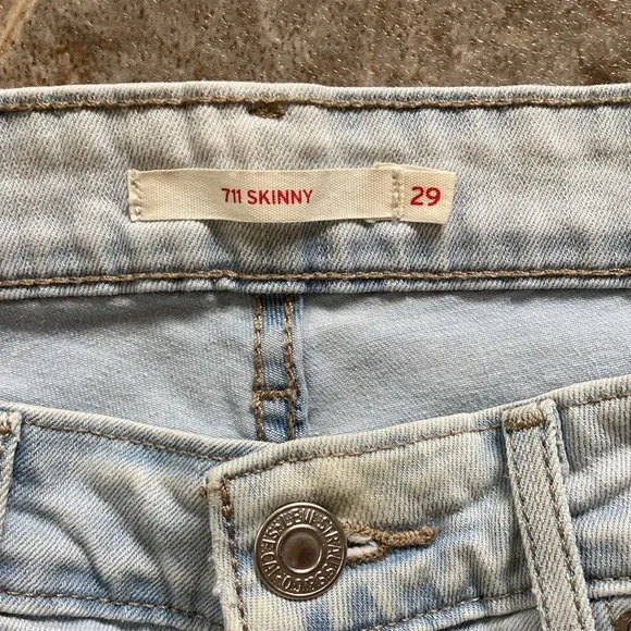 Levi’s petite skinny jeans - Picture 3 of 4